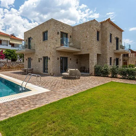 Ampeli Villa *