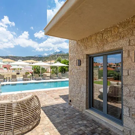Ampeli Villa *