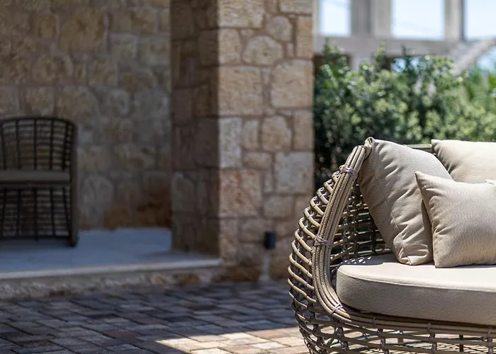 Ampeli Willa Stoúpa